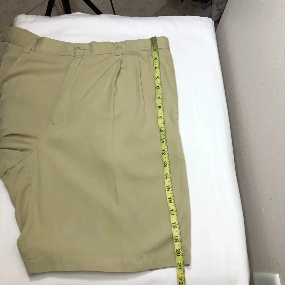 Tommy Bahama 💯 % Silk Tan Relax Pleated Mens Shorts Size 36
